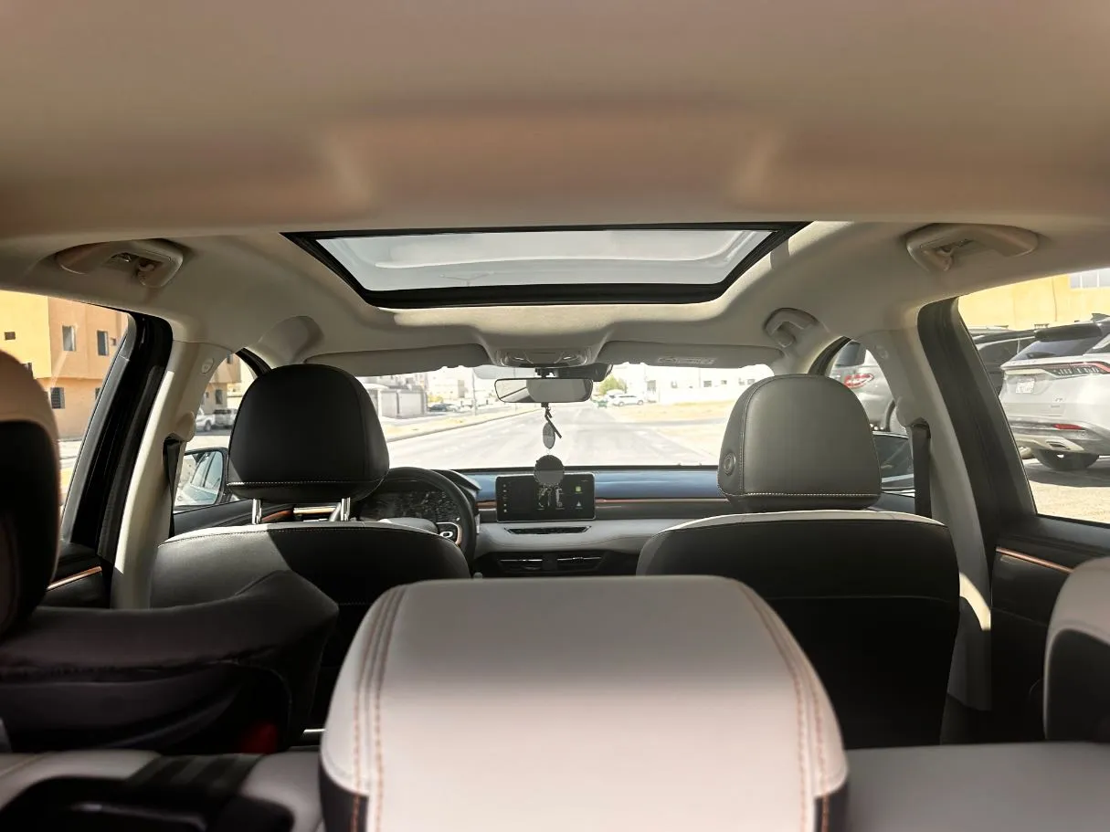 Car image 23