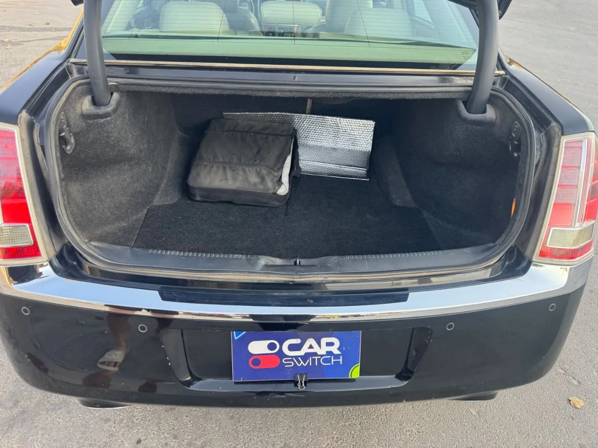 Car image 19