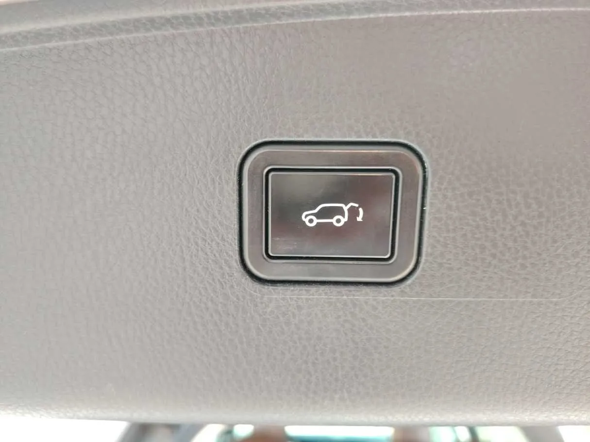 Car image 44