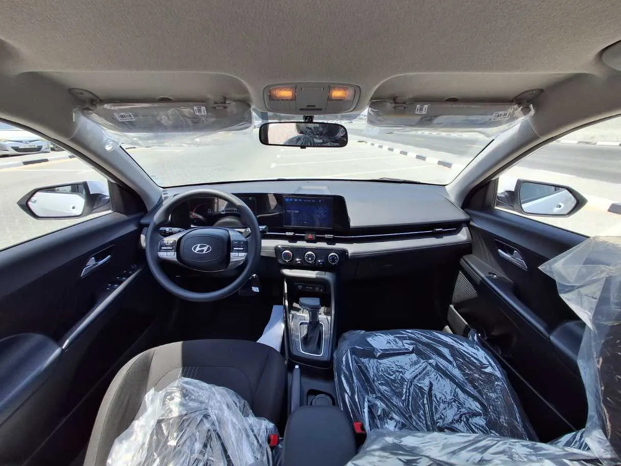 Car image 19