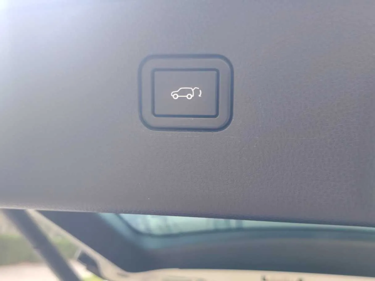Car image 37