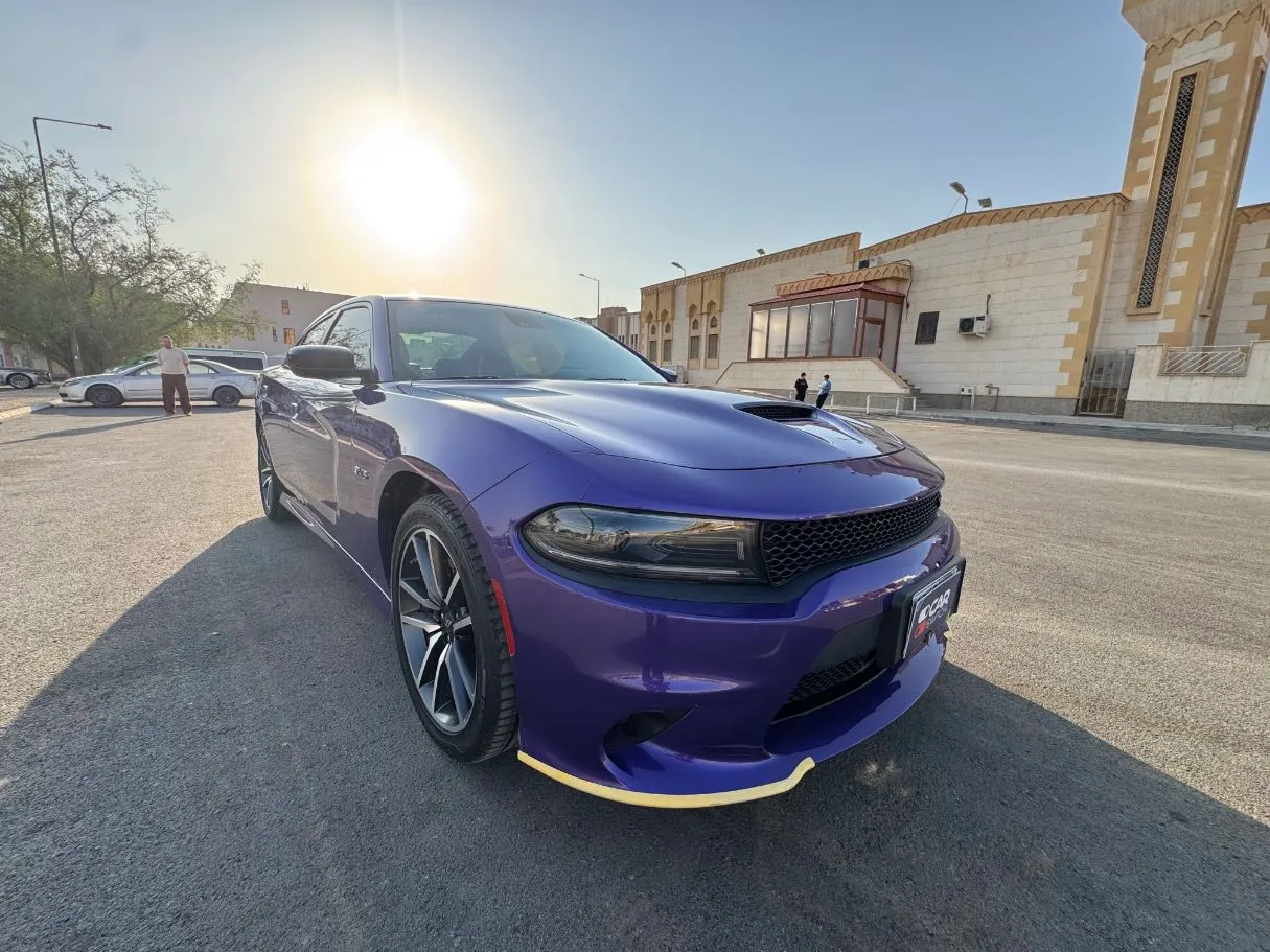 Car image 3