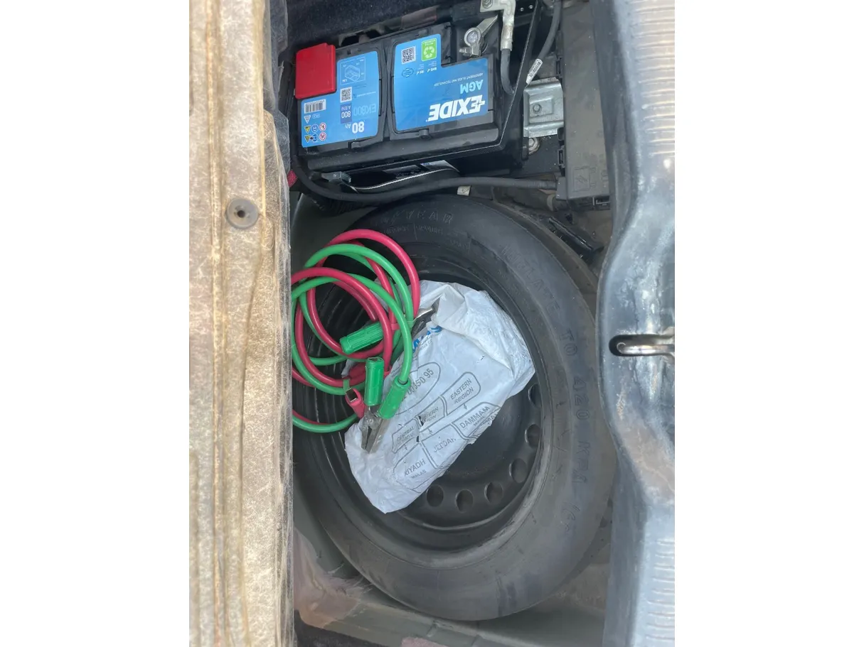 Car image 22