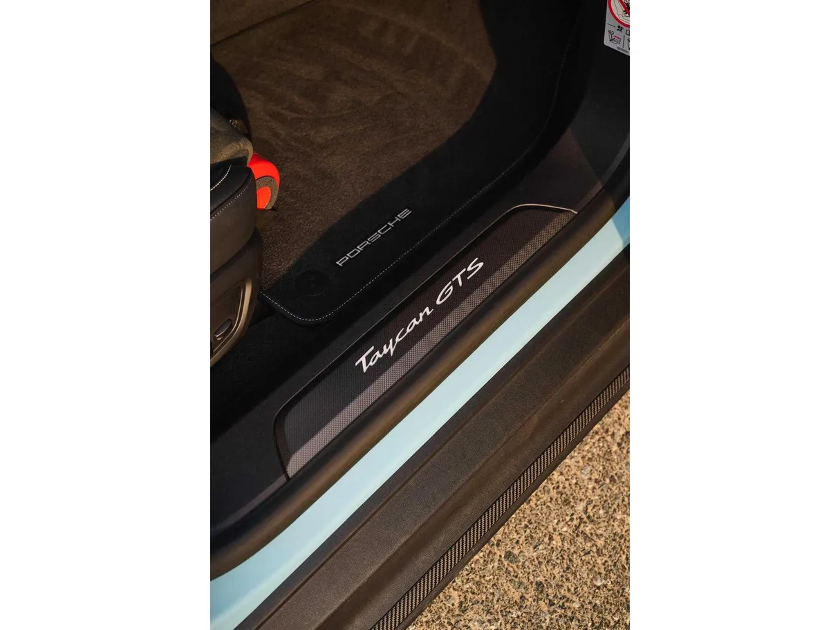 Car image 39