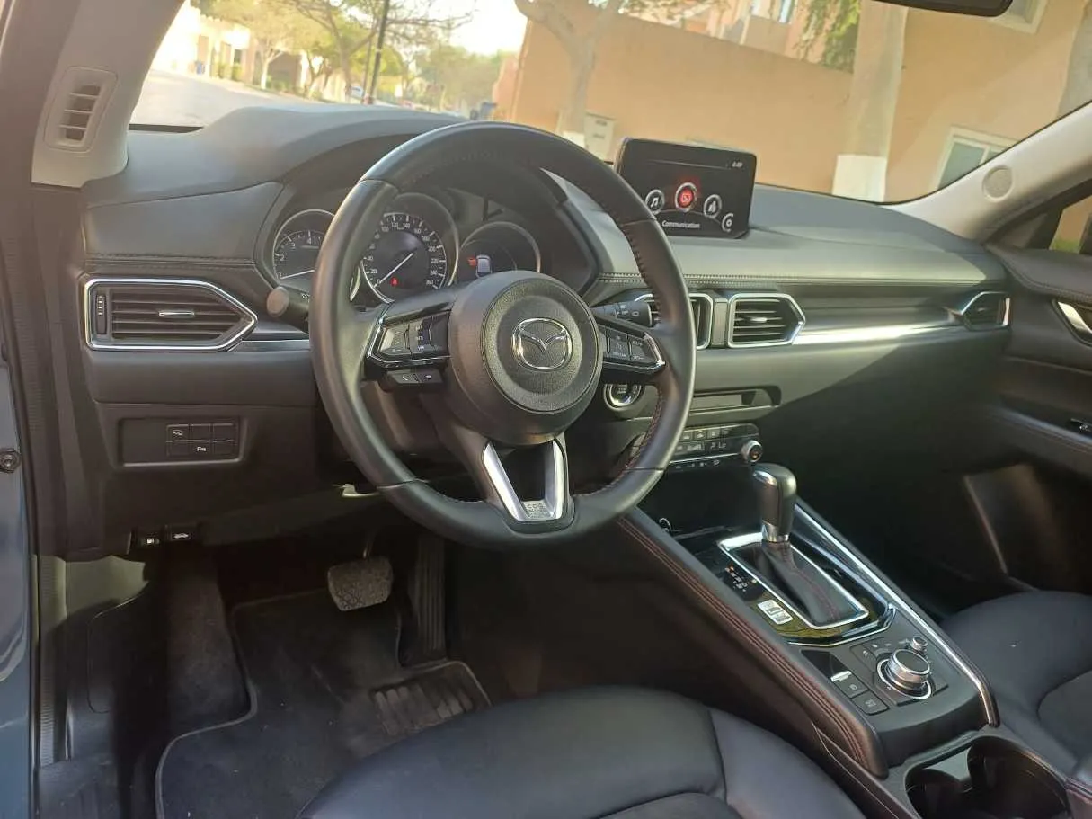 Car image 11