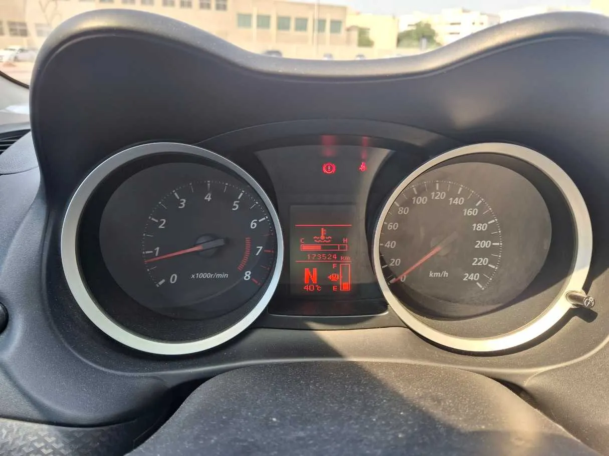 Car image 18