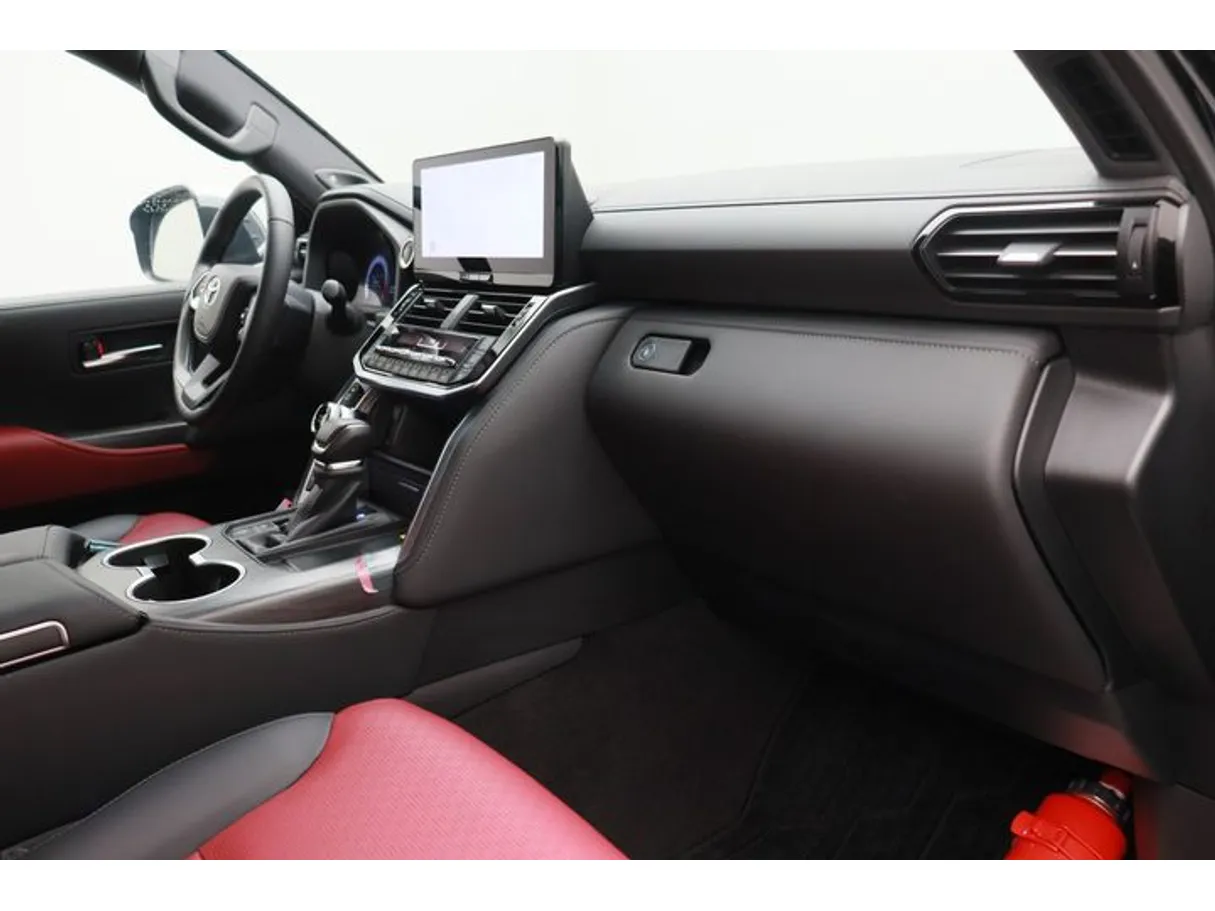 Car image 10