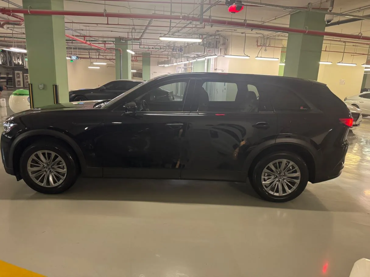 Car image 8