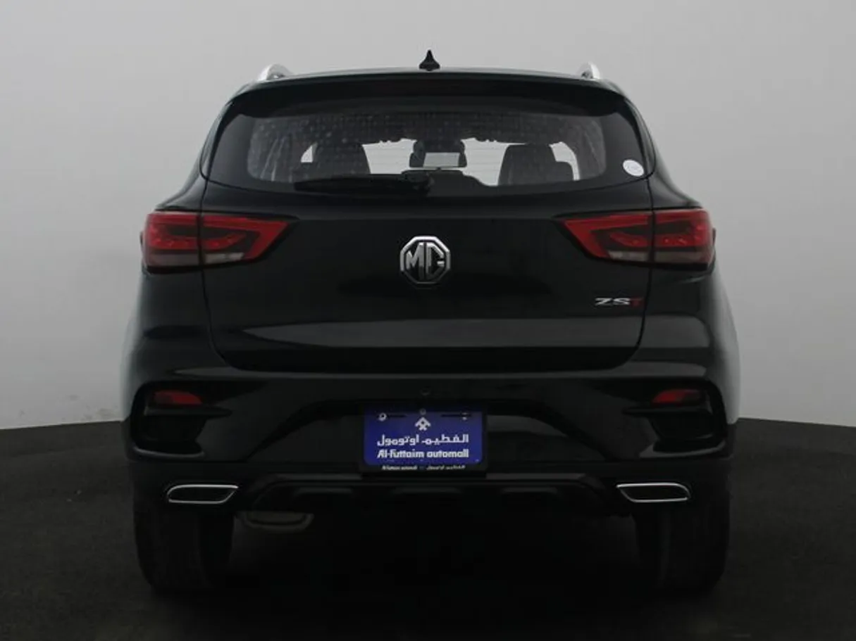 Car image 12