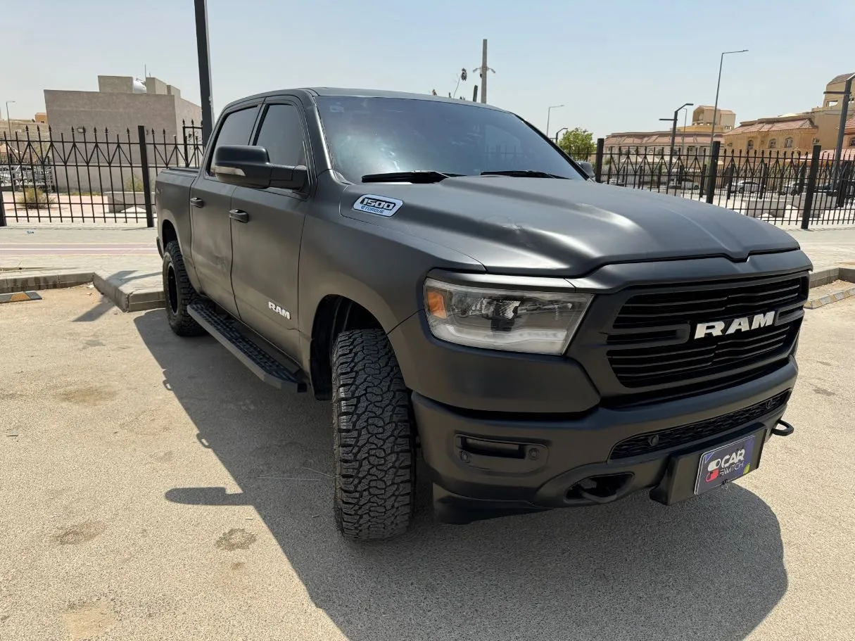 Car image 3