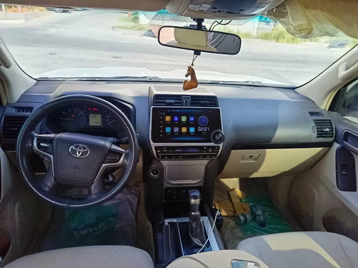 Car image 19