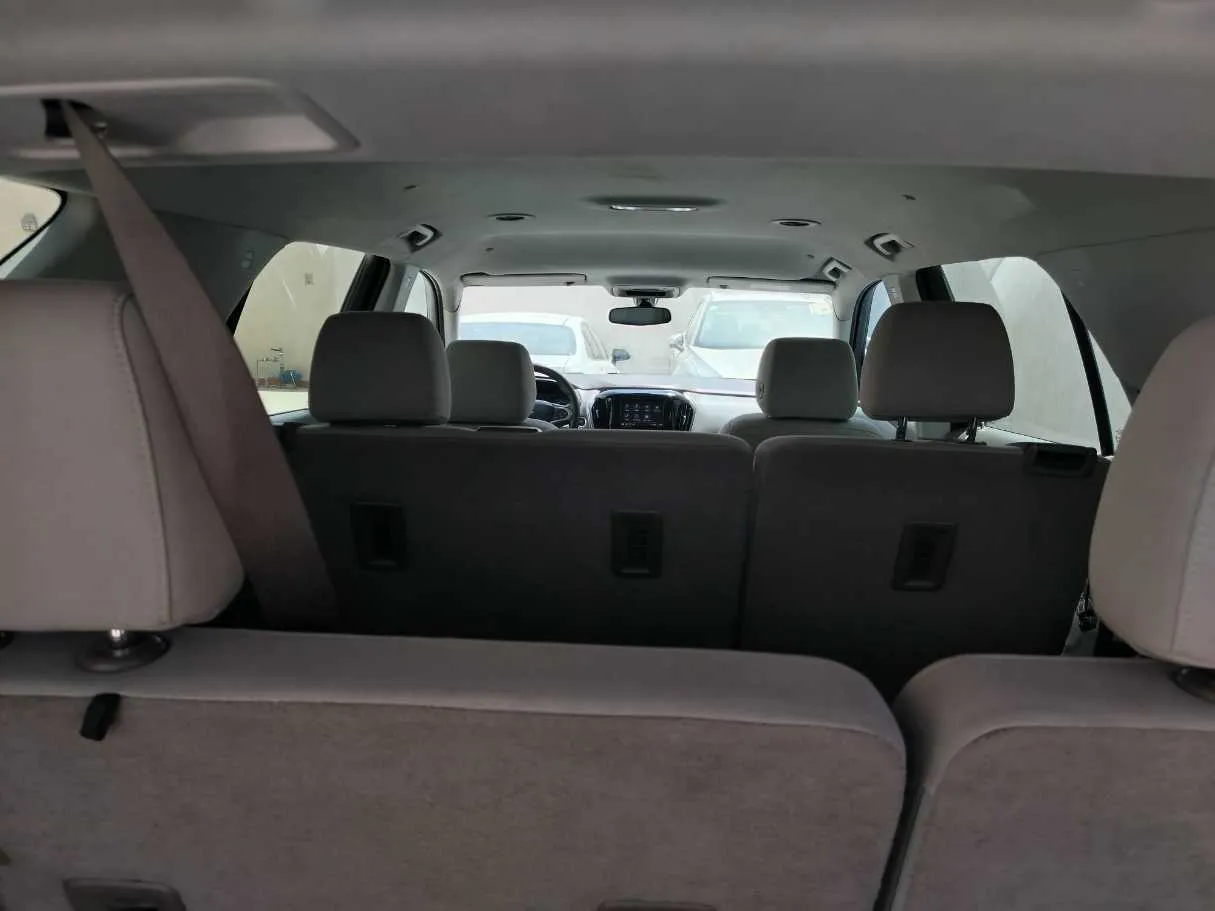 Car image 30