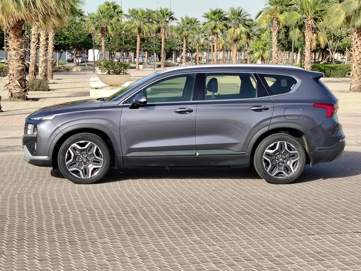 Car image 8