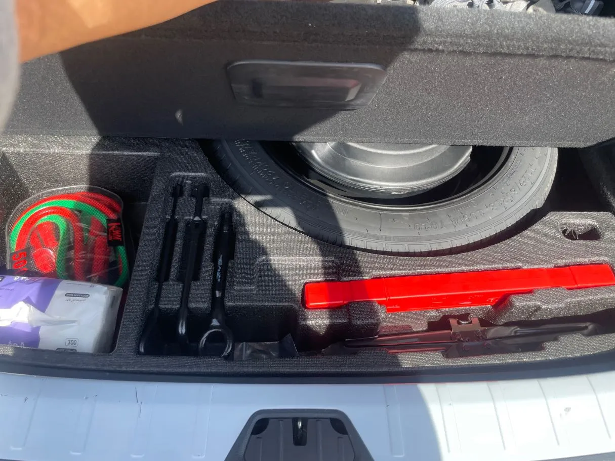 Car image 29