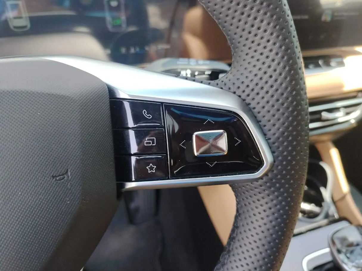 Car image 39