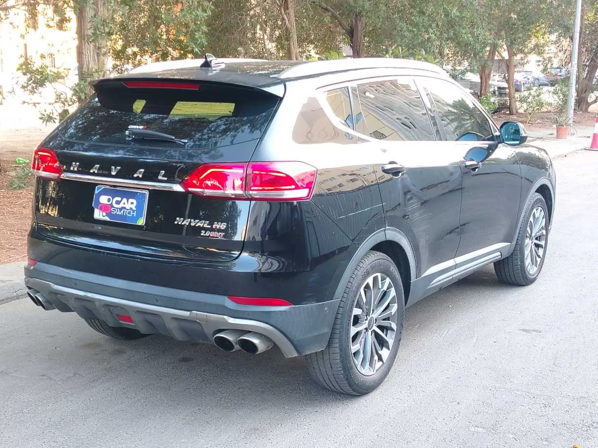 Car image 5