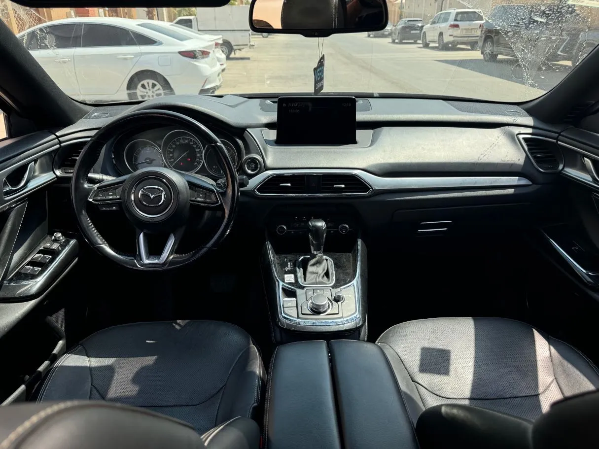 Car image 17