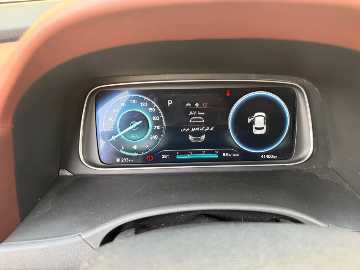 Car image 17