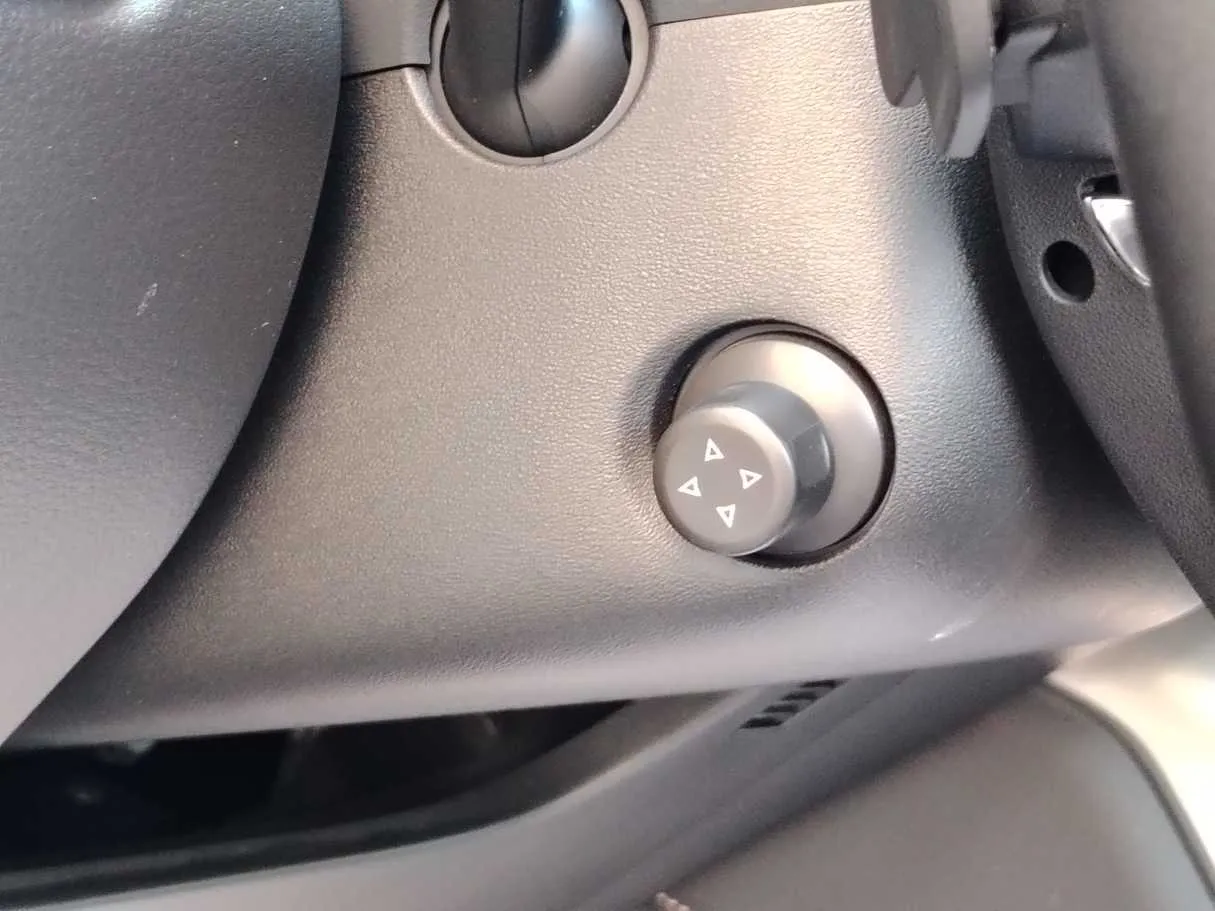 Car image 34