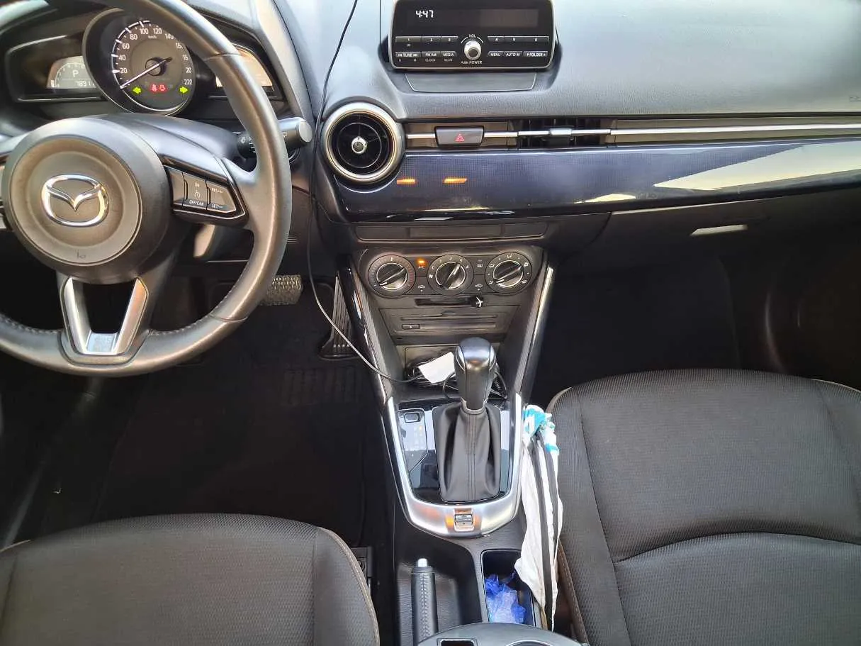 Car image 17