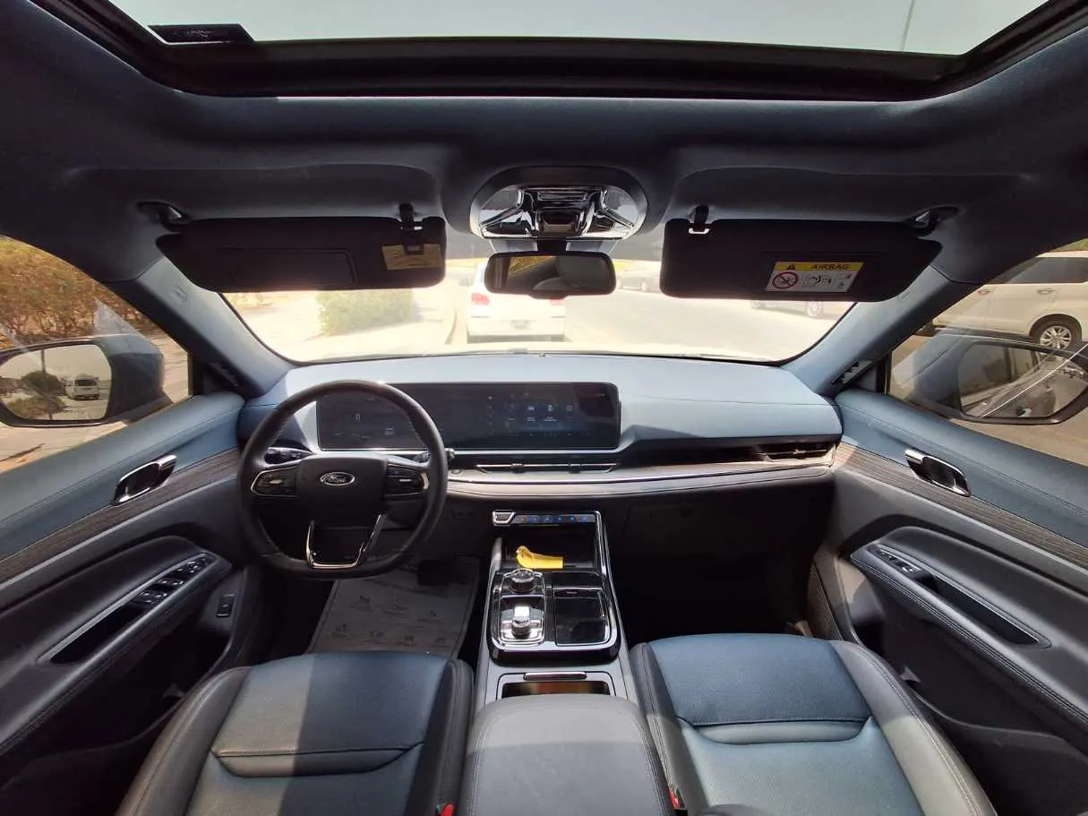 Car image 14