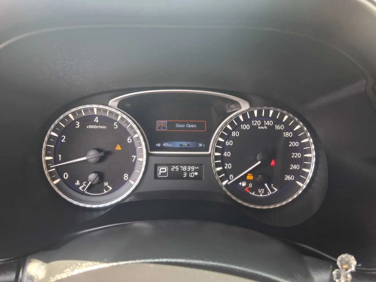 Car image 26