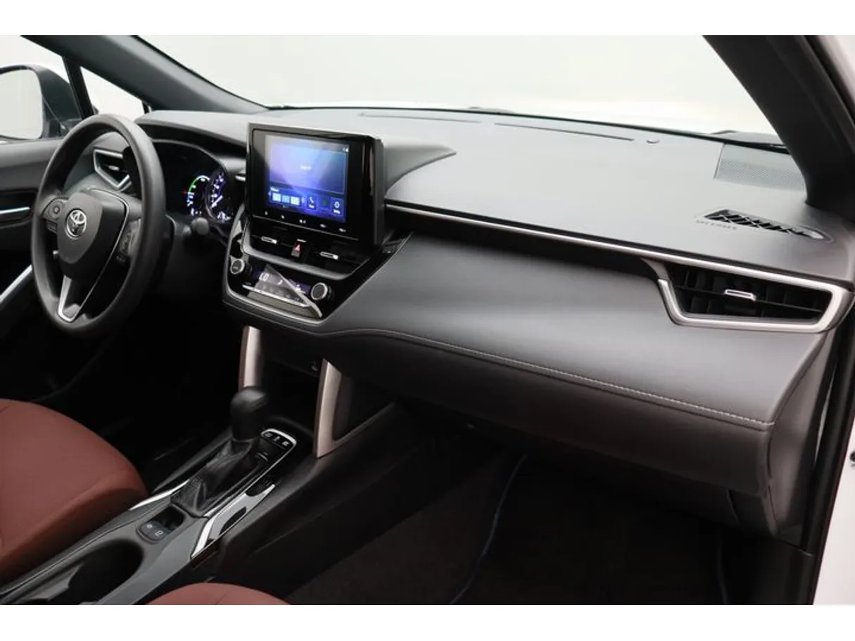 Car image 10