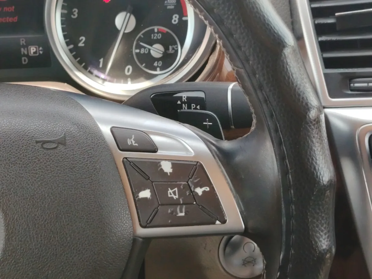 Car image 37