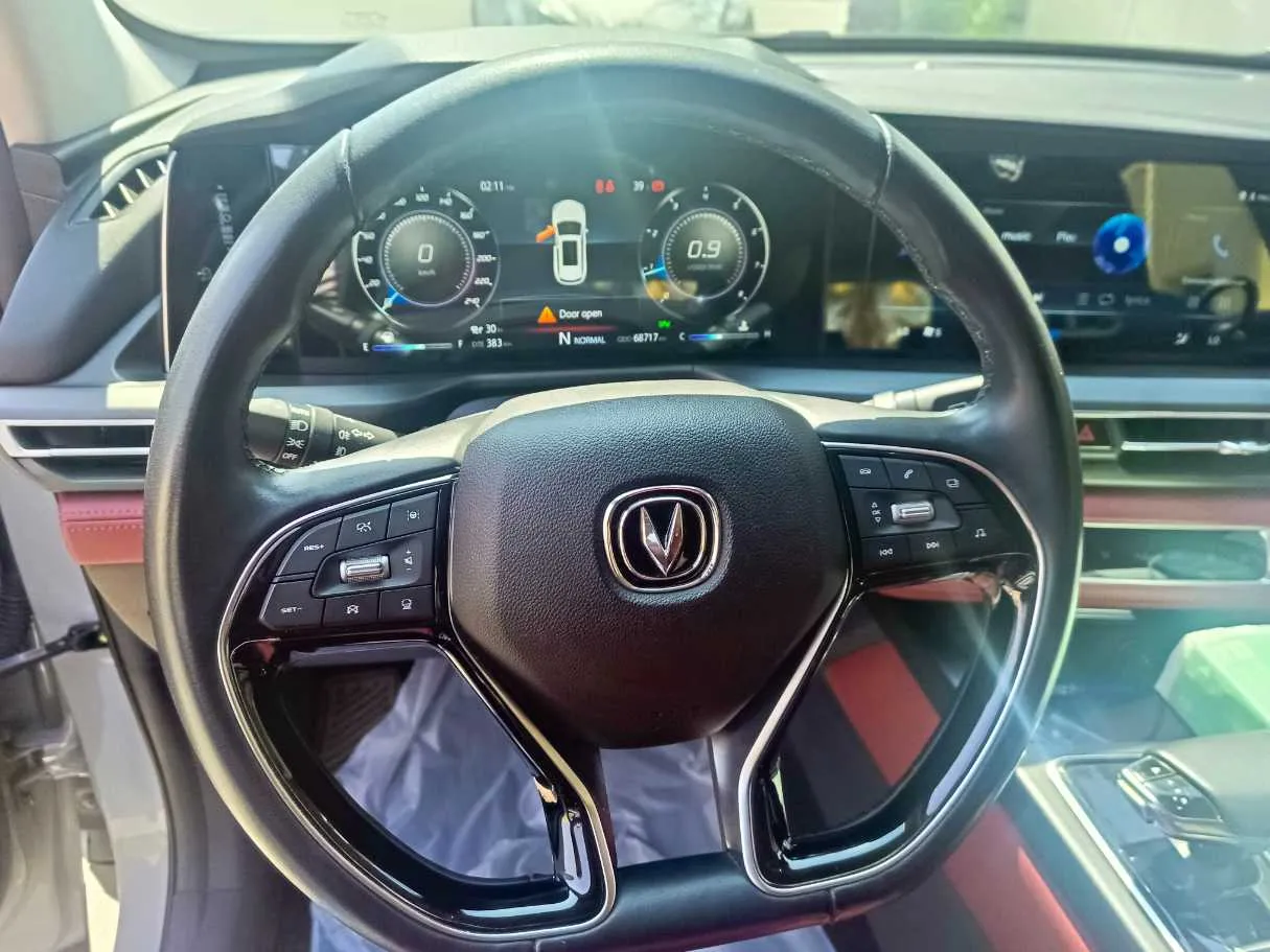 Car image 26