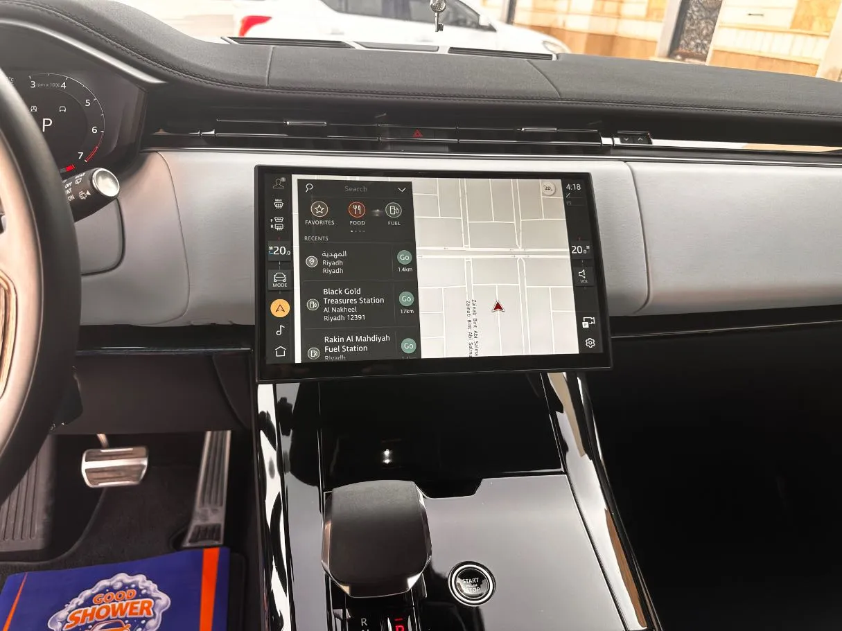 Car image 20