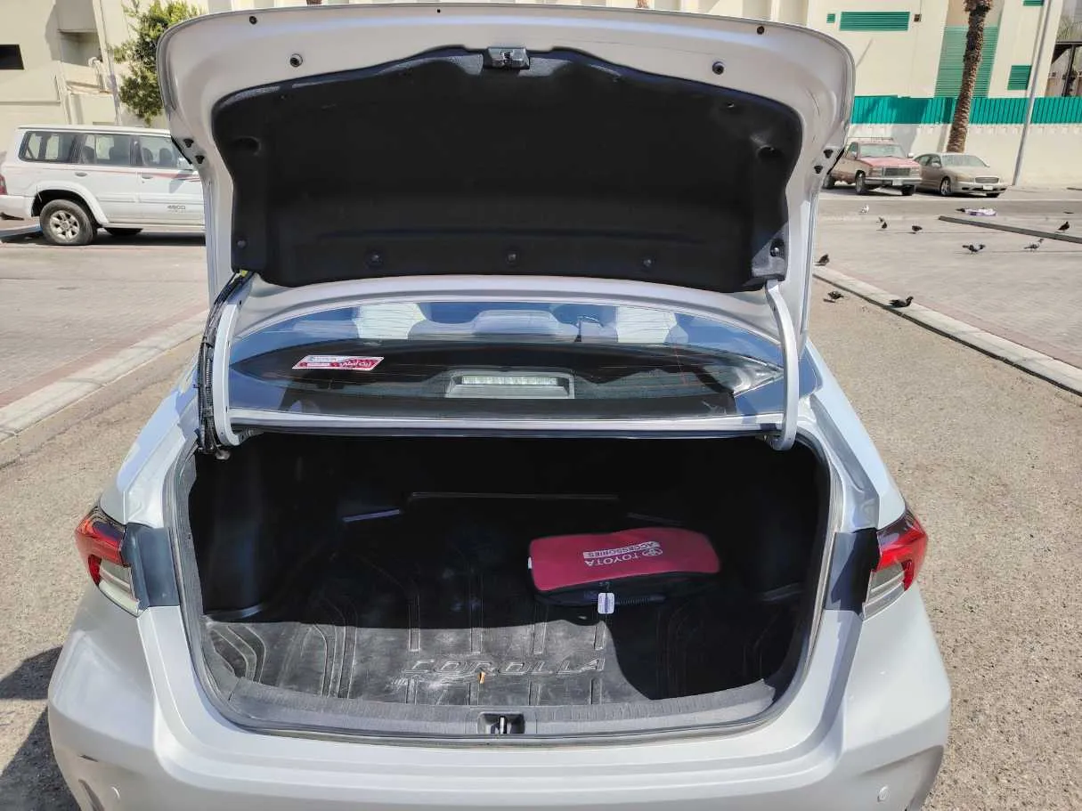 Car image 24