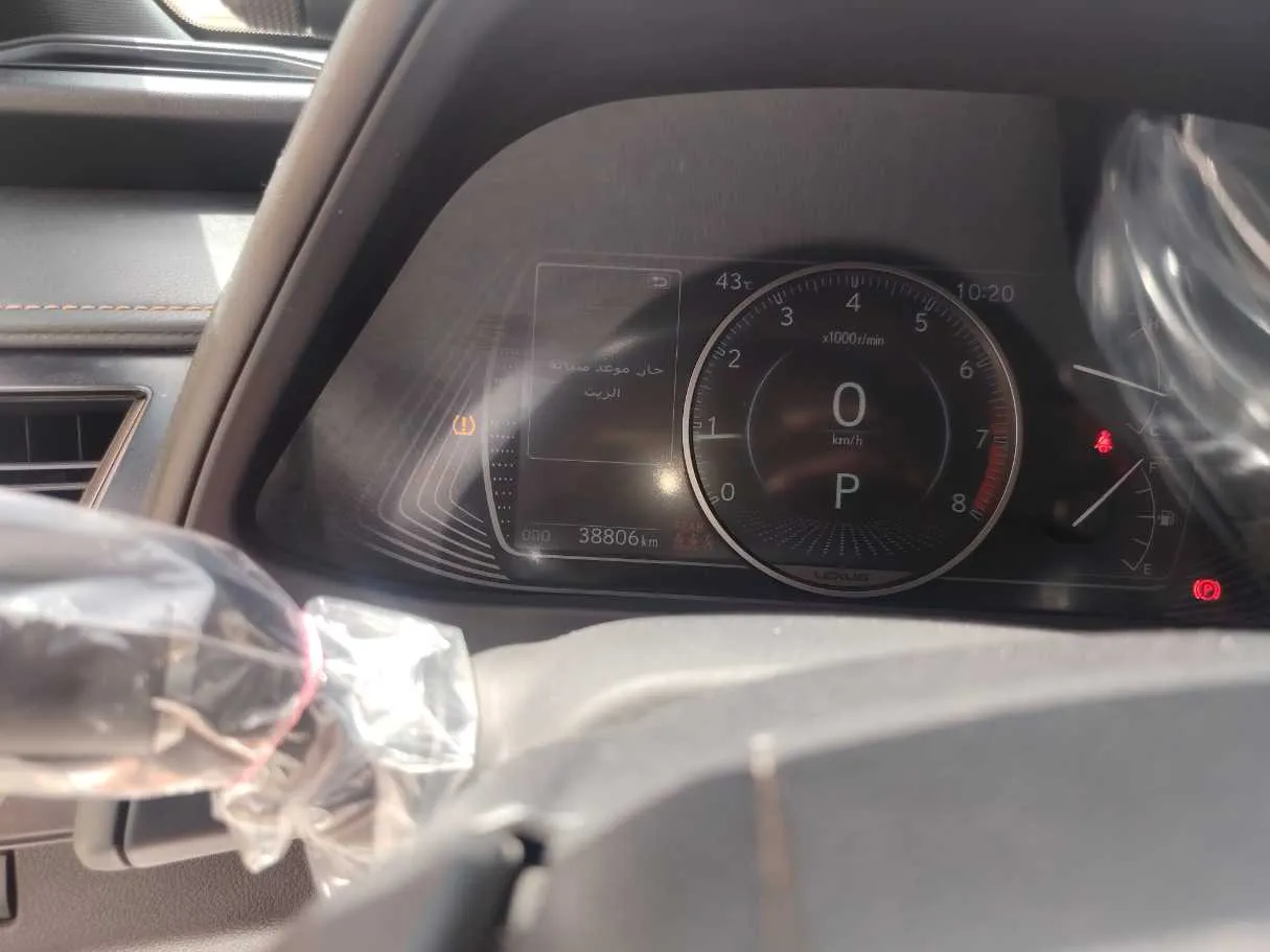 Car image 19