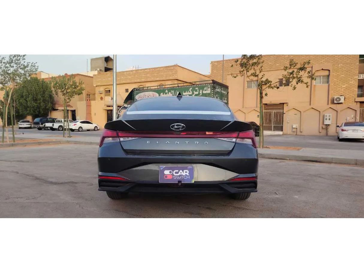 Car image 6