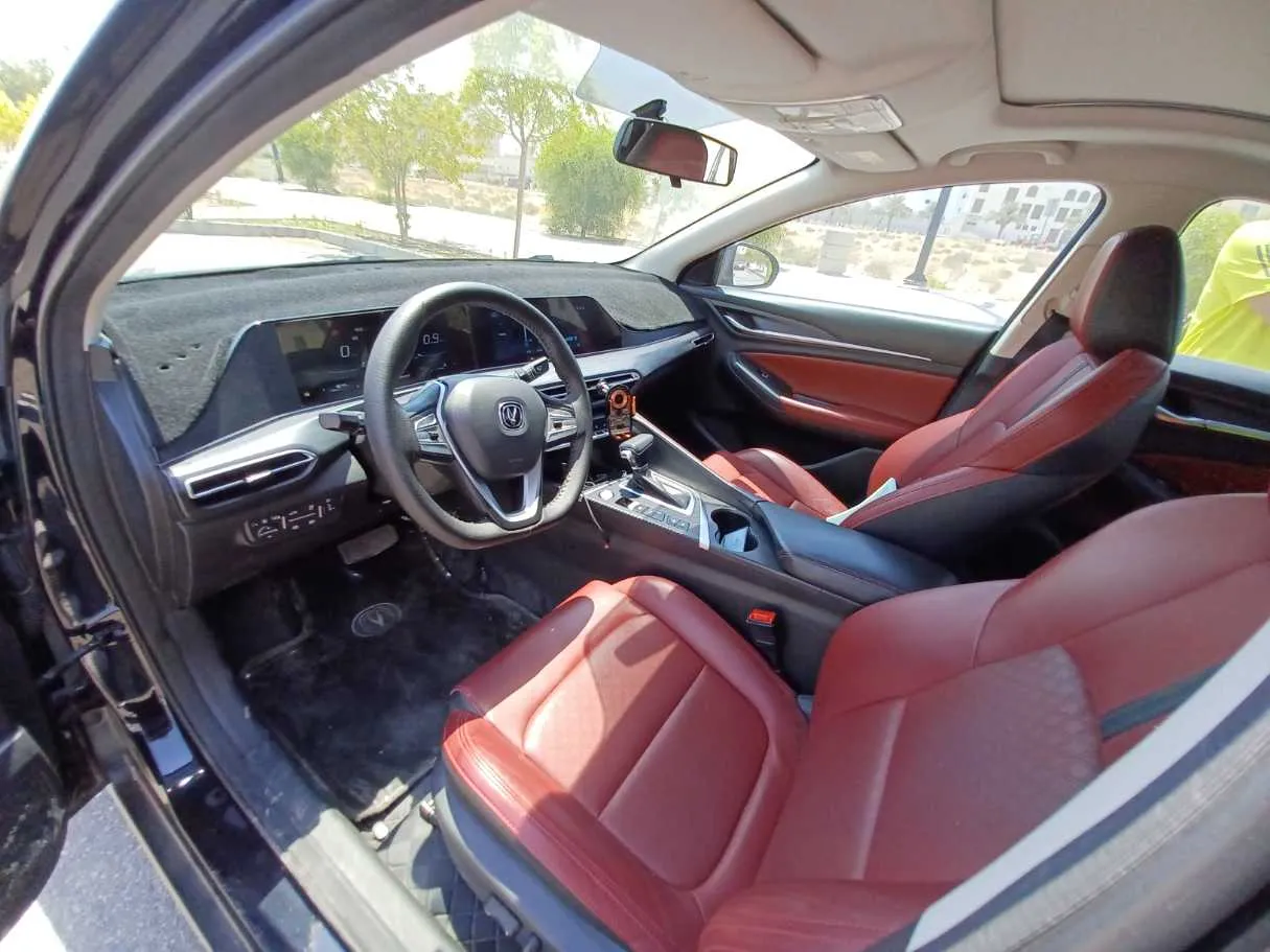 Car image 11