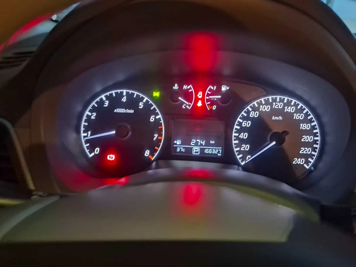 Car image 18