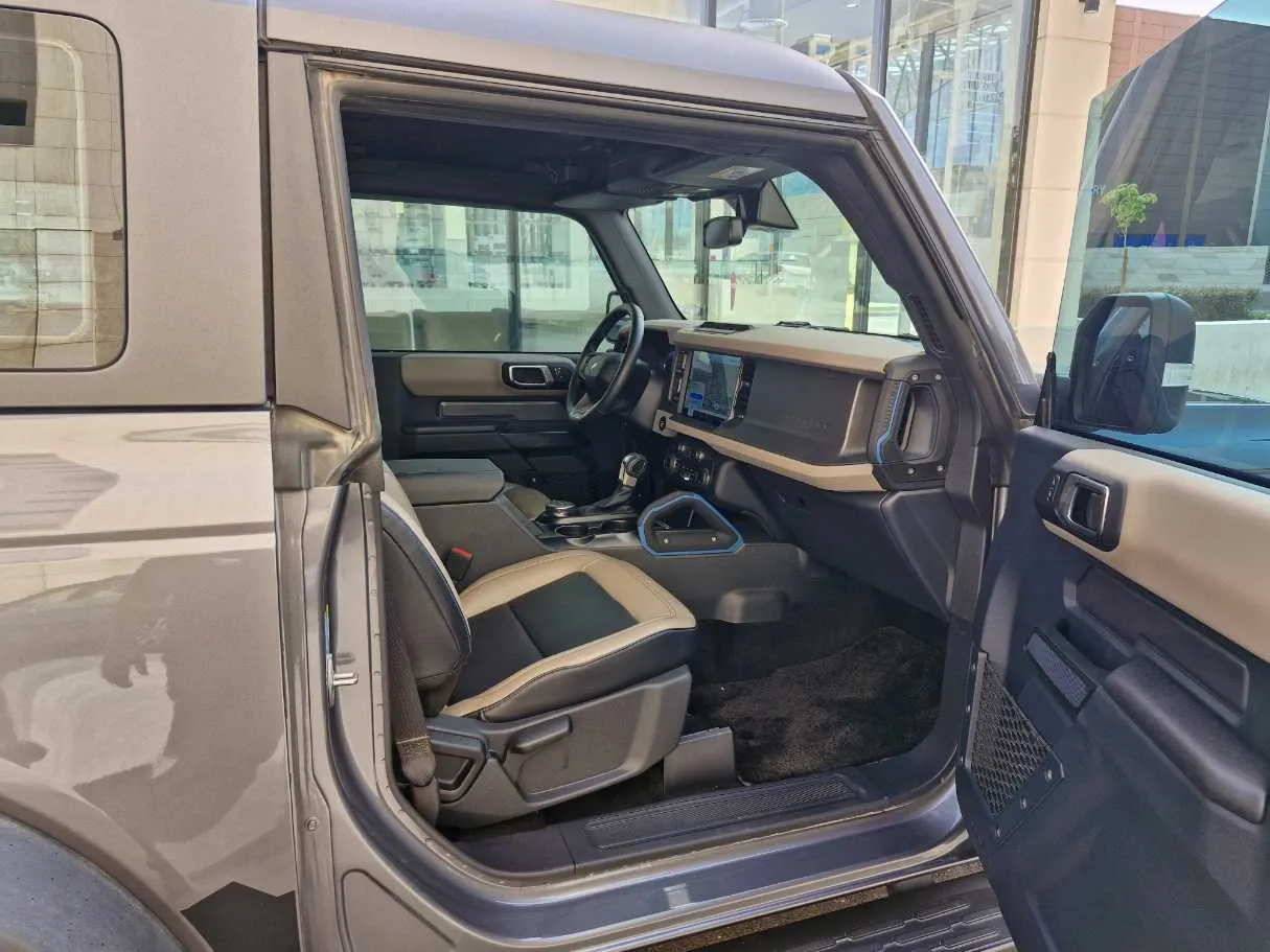 Car image 15