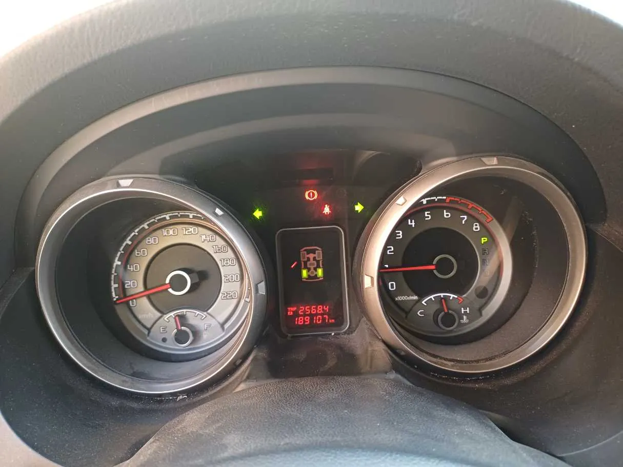Car image 17
