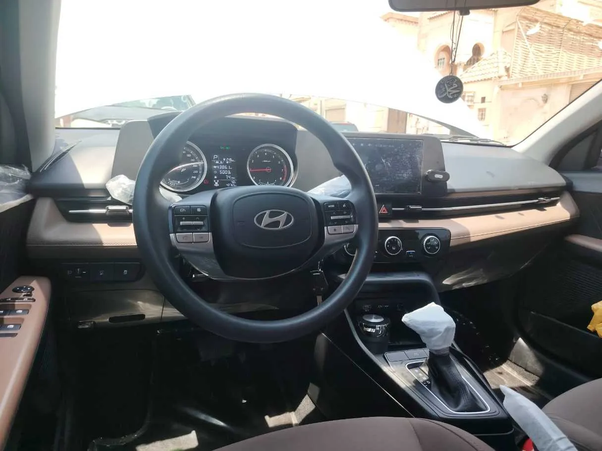 Car image 27