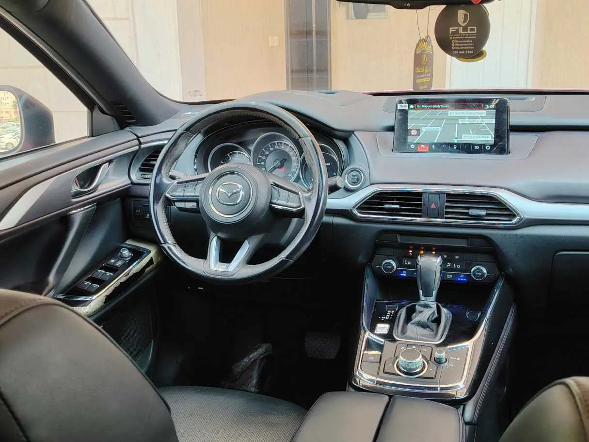 Car image 25