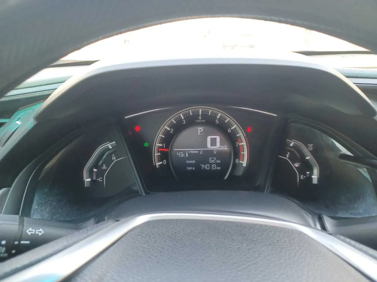 Car image 16
