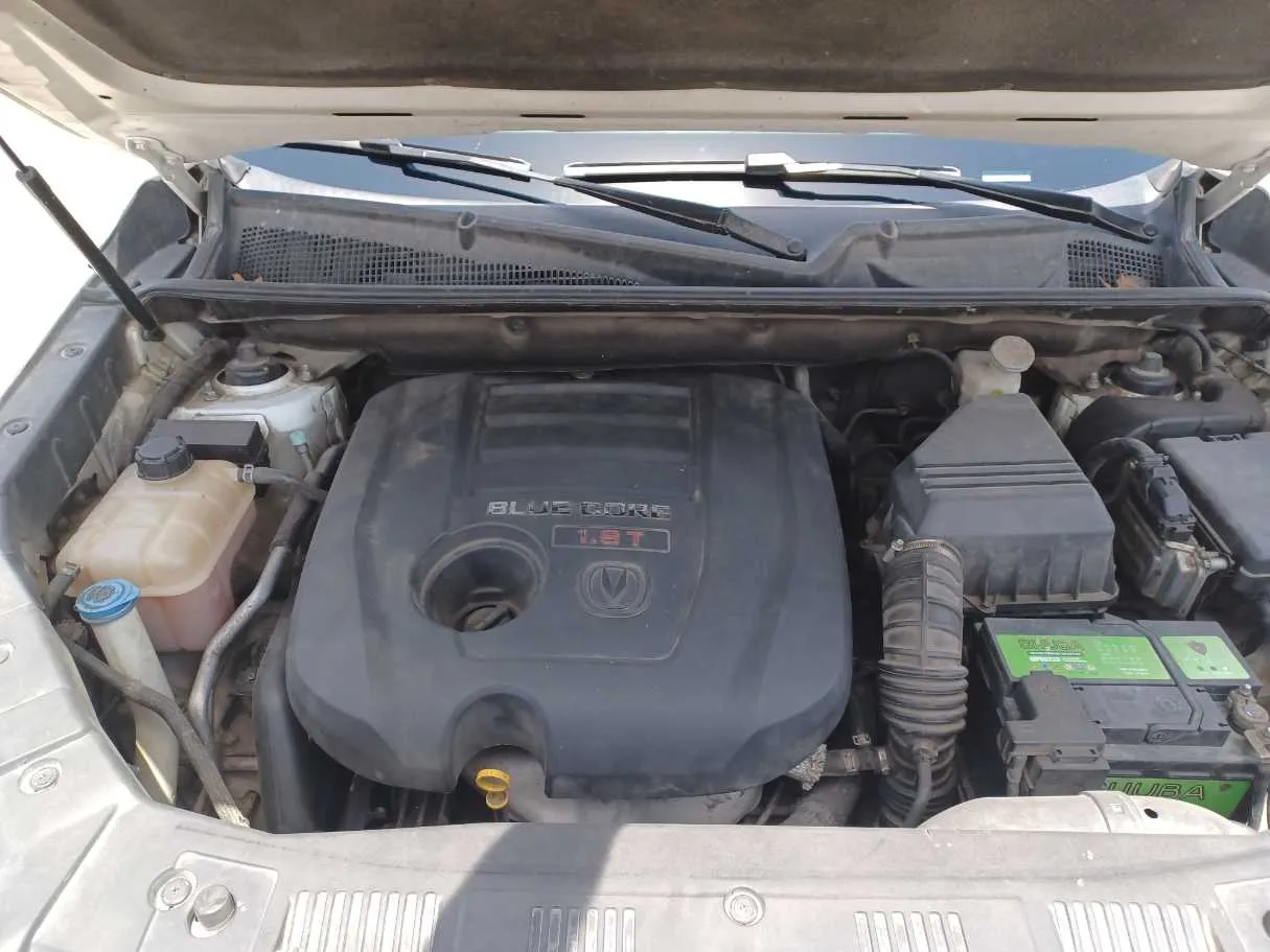 Car image 25