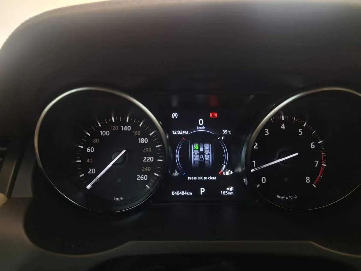 Car image 18