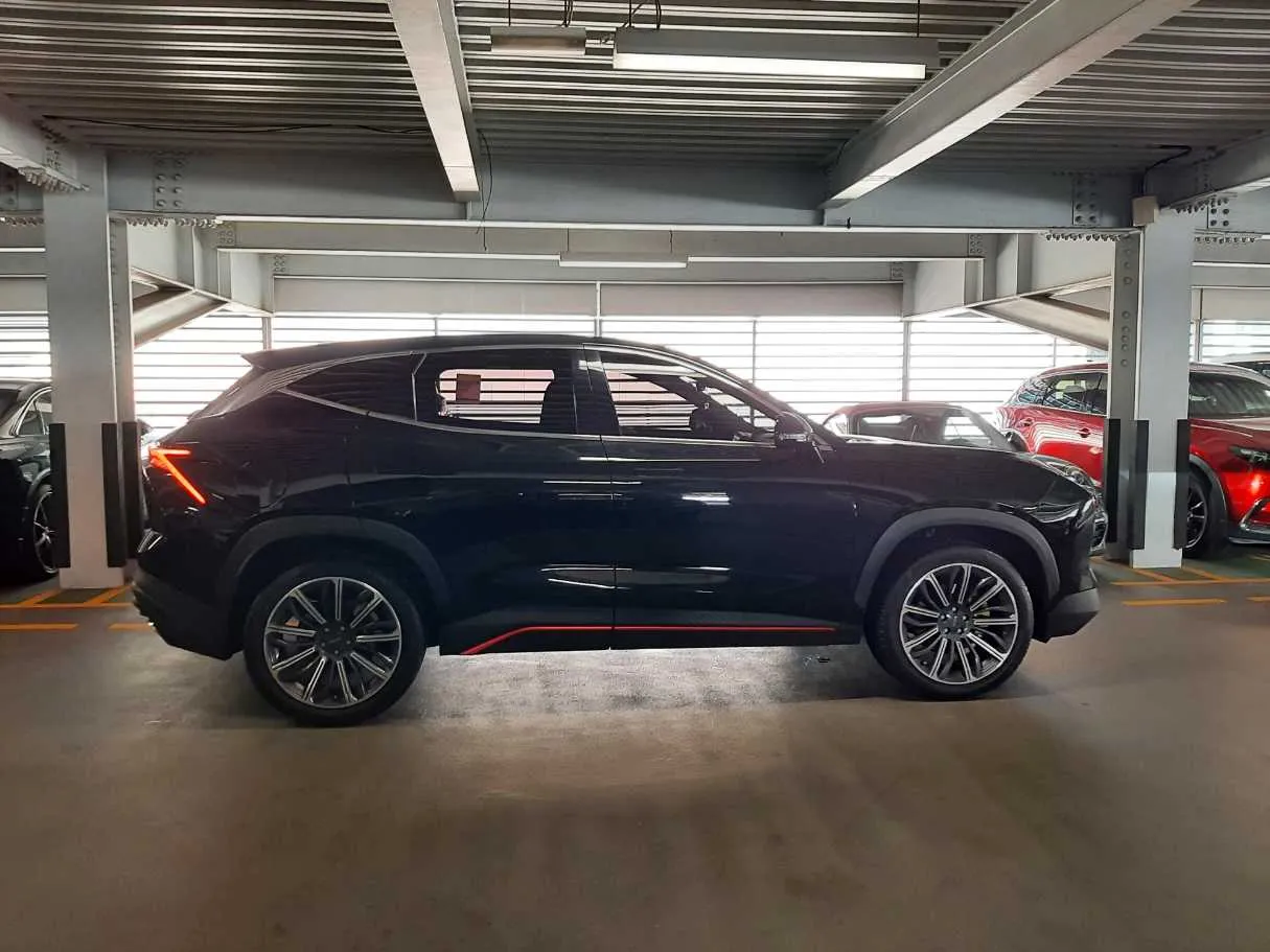 Car image 8