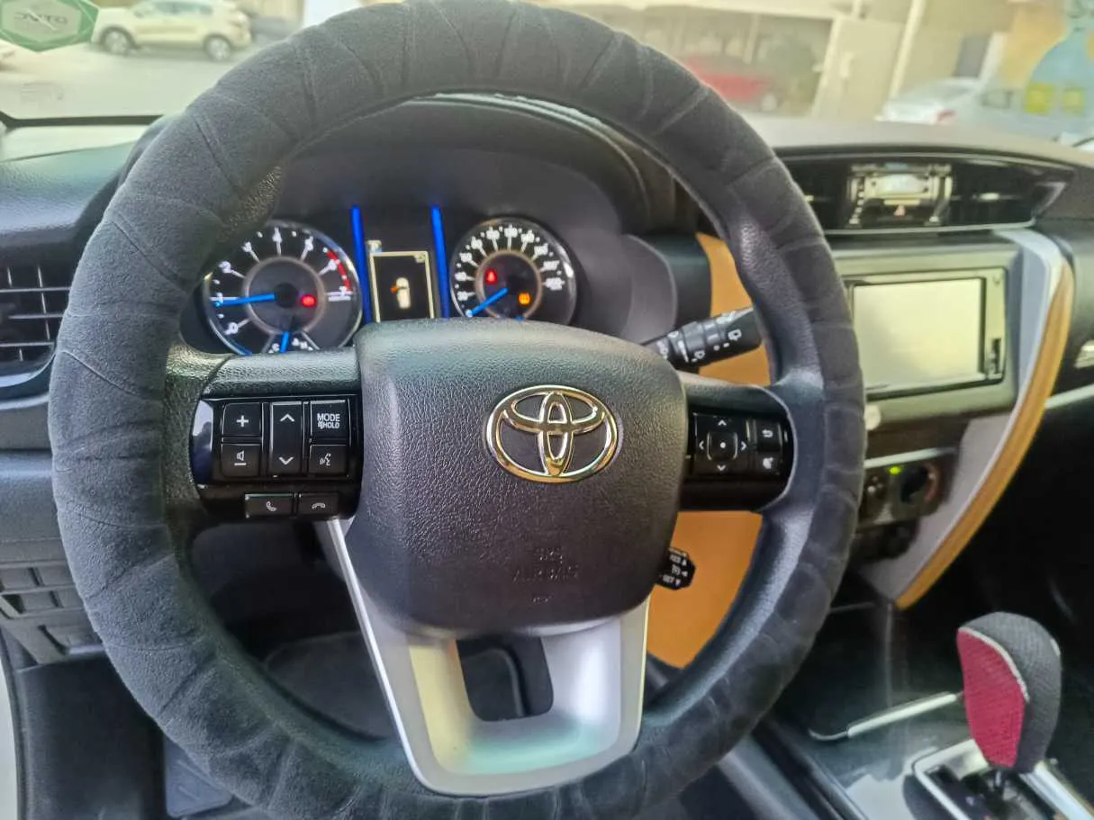 Car image 20