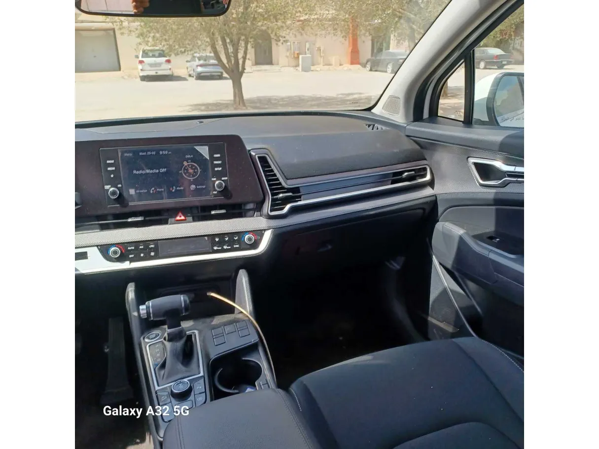 Car image 20