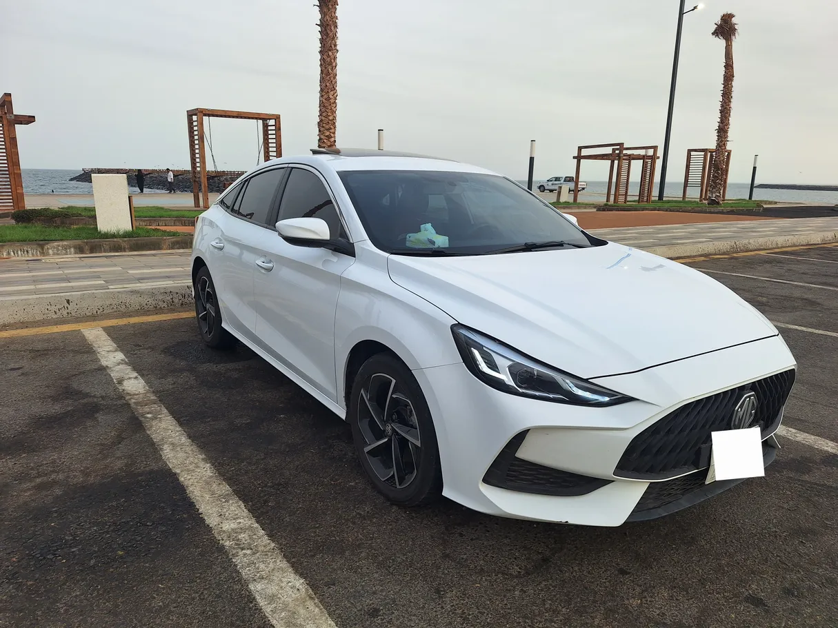 Car image 2
