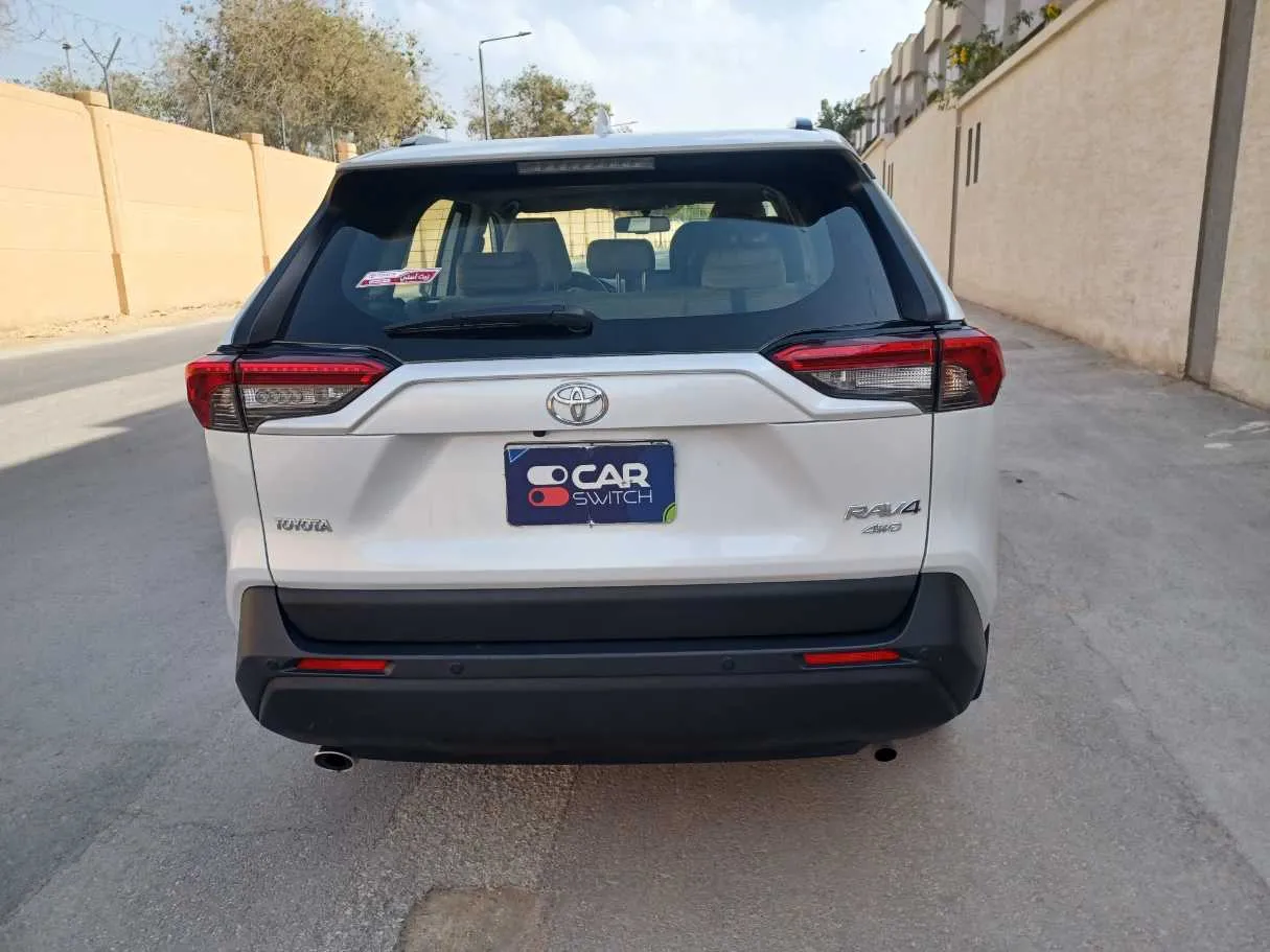Car image 6