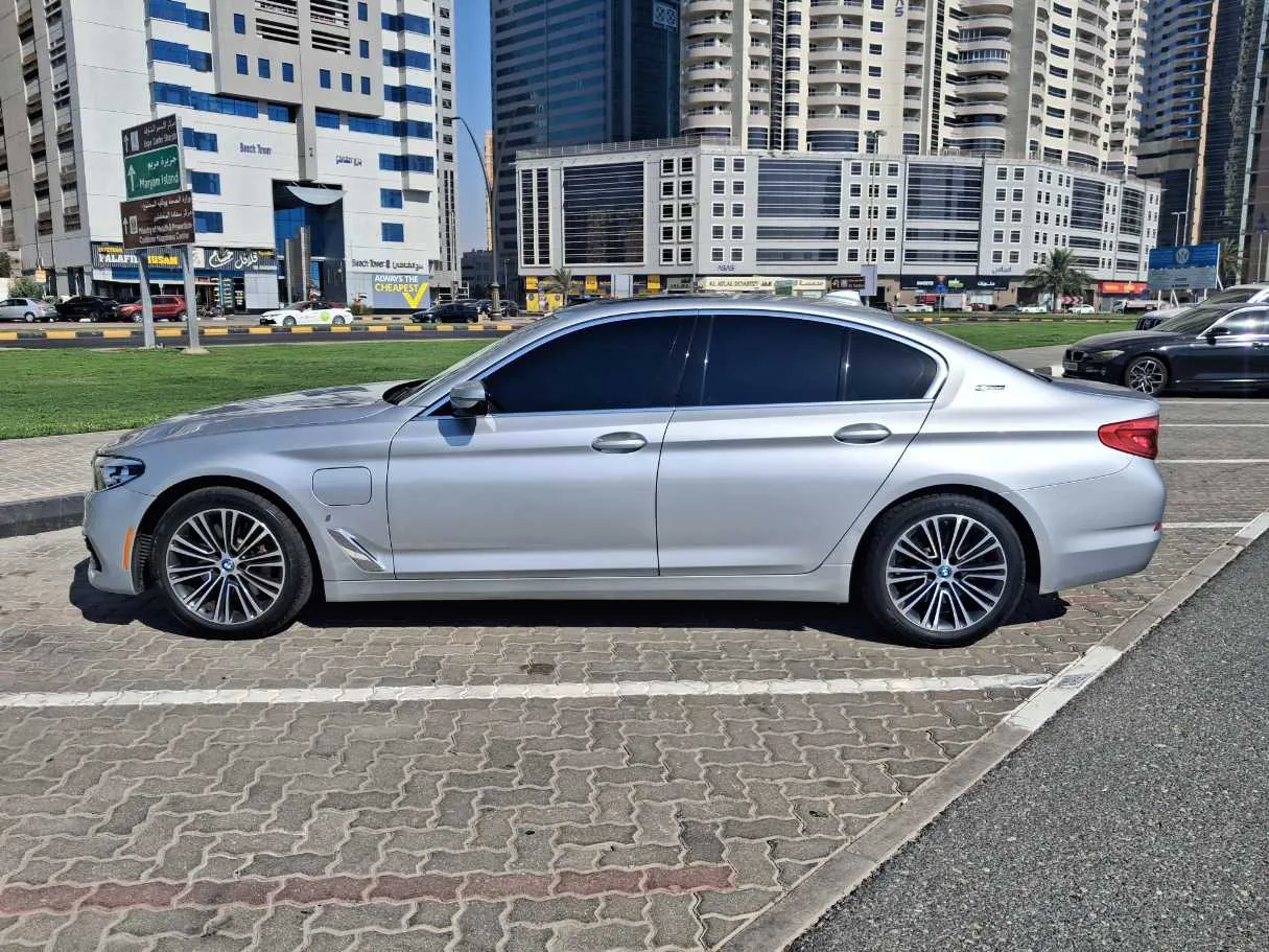 Car image 8