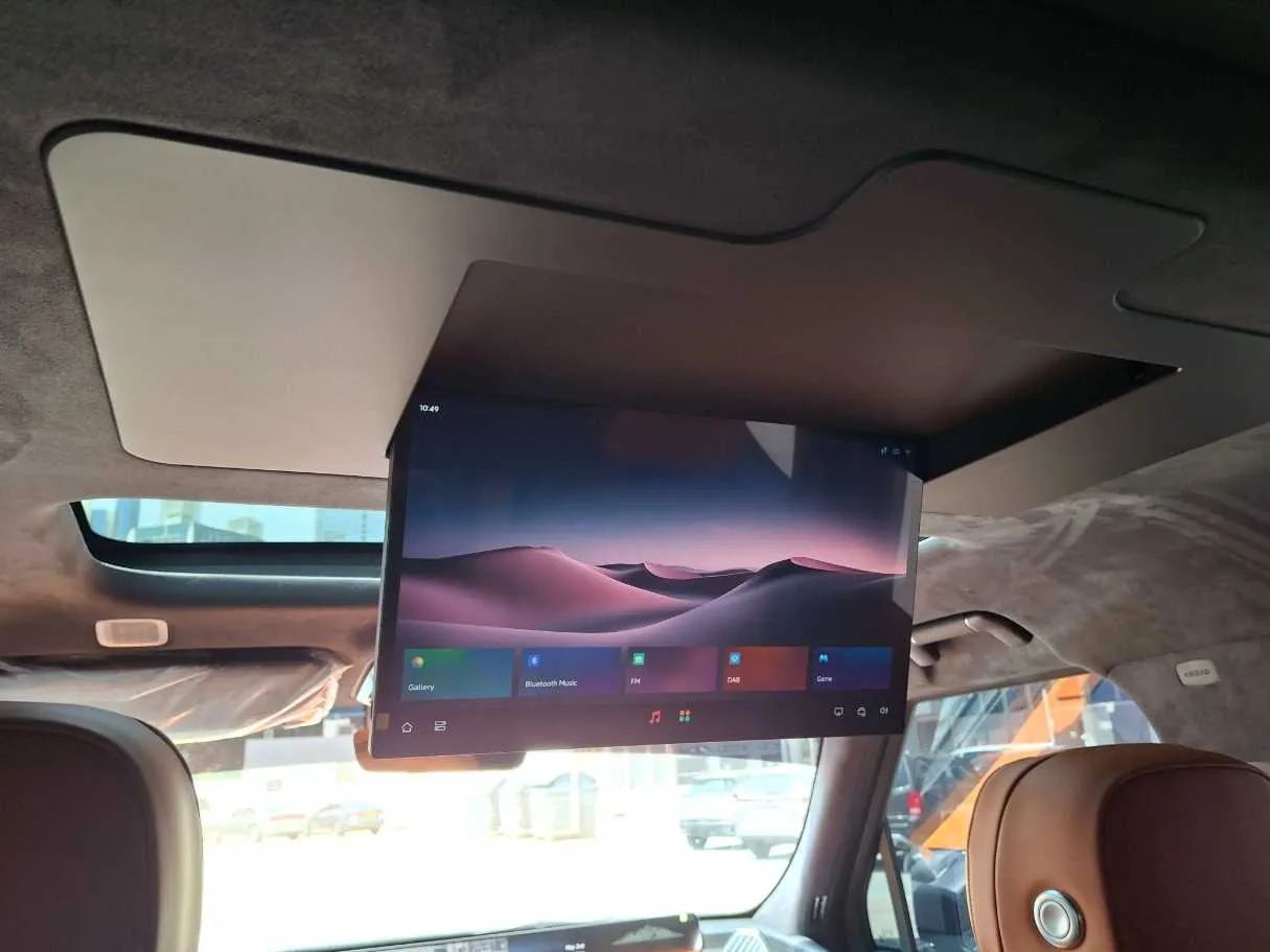 Car image 25