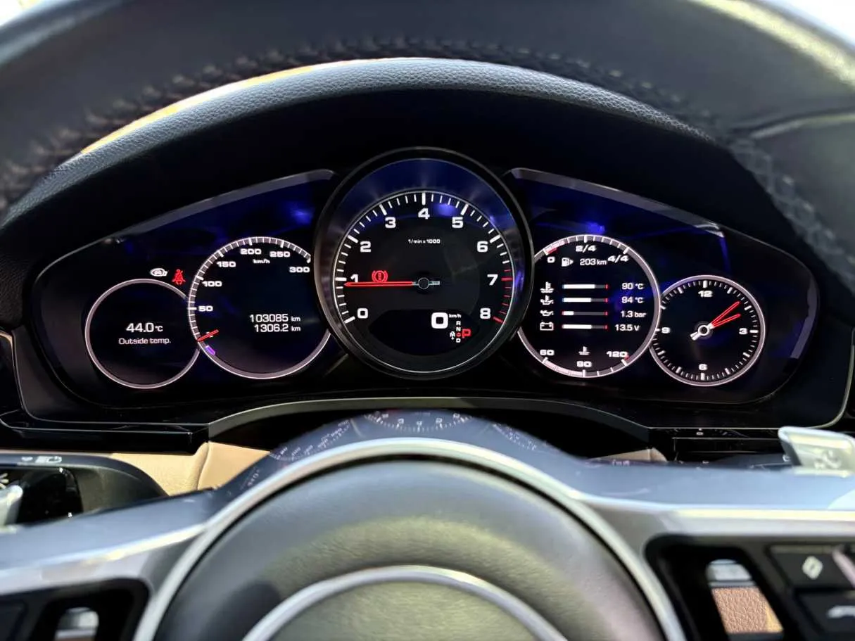Car image 23